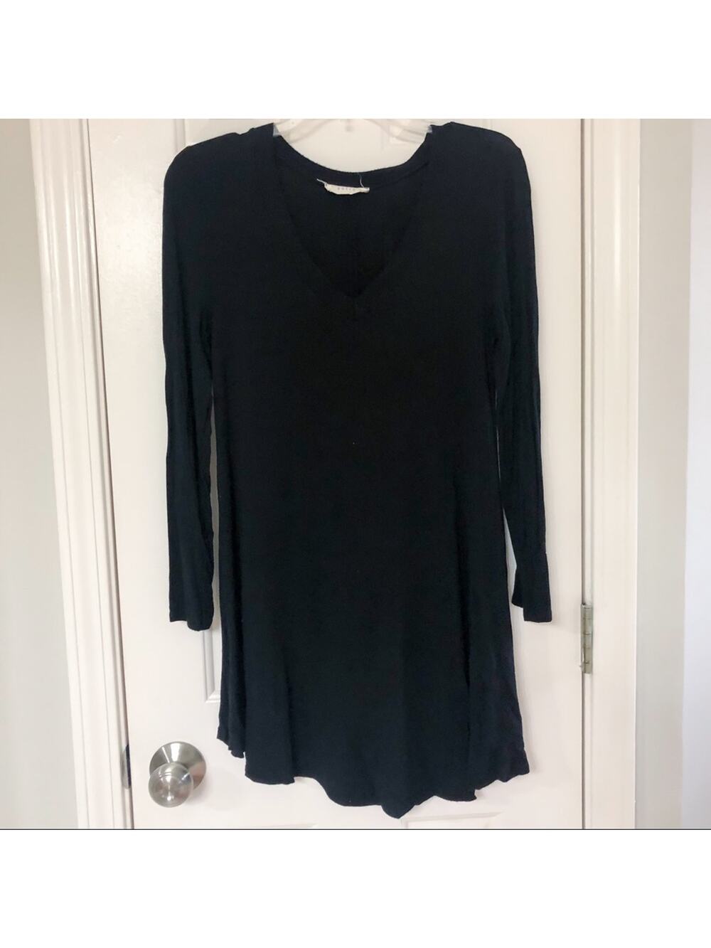 ENTRO • Long Sleeve Basic Black V-Neck Dress - Picture 1 of 6